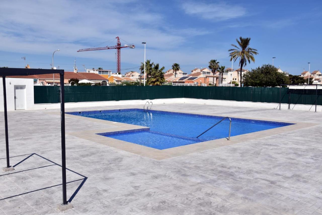 Casa Alex Torrevieja- Holiday House - Con Piscina Comunitaria Exteriér fotografie